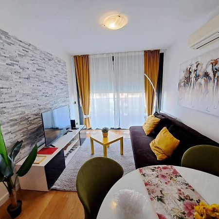 Nova Galerija Studio Ema I Apartman Anita- Parking In Garage Zagreb Ngoại thất bức ảnh