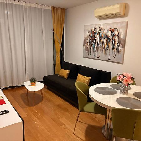 Nova Galerija Studio Ema I Apartman Anita- Parking In Garage Zagreb Ngoại thất bức ảnh