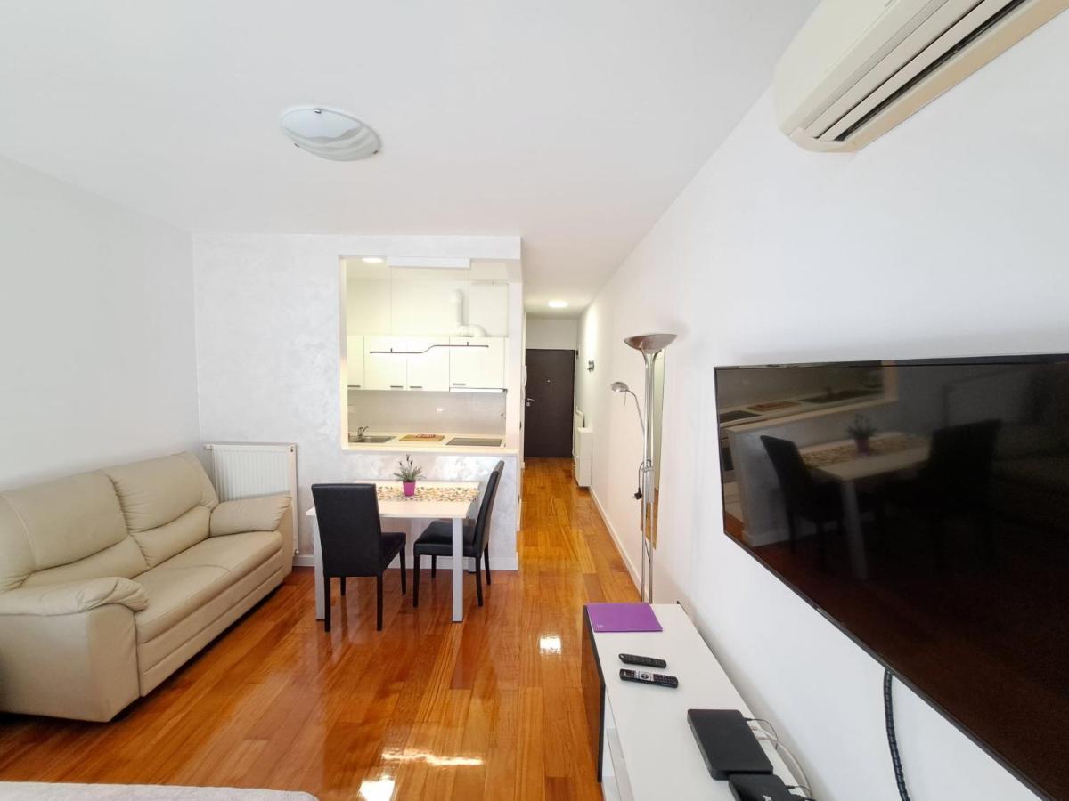 Nova Galerija Studio Ema I Apartman Anita- Parking In Garage Zagreb Ngoại thất bức ảnh